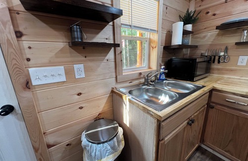 Betsy Layne Cabin | Rustic Retreat at Backwoods Bungalow – Secluded Cabin with Modern Comforts