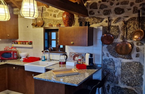 Tondela Bed & Breakfast | Rustic Retreat country house