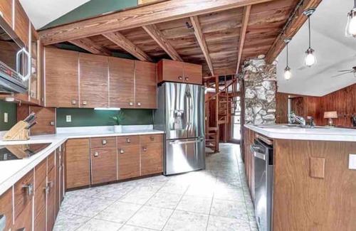 Lake Helen House | Rustic Retreat in the heart of Lake Helen