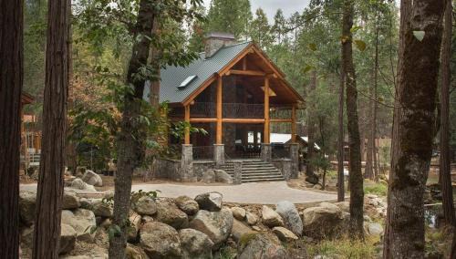 North Wawona House | Rustic Retreat
