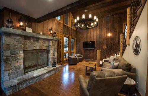 North Wawona House | Rustic Retreat