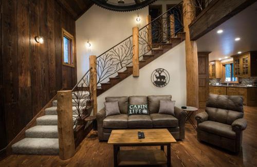 North Wawona House | Rustic Retreat
