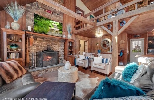 North Branford House | Rustic Retreat w/ hot tub w discounted rates
