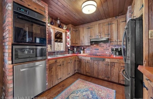 North Branford House | Rustic Retreat w/ hot tub w discounted rates