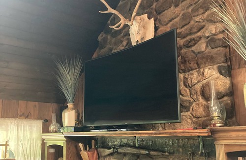 North Branford House | Rustic Retreat w/ hot tub w discounted rates