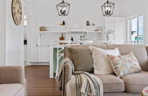 Abermain House | Rustic Retreat with Spa & Fire Pit