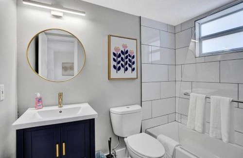 Poinciana Park Apartment | Rustic Retreats Cozy 1BR For 4 Guests In The Heart Of Fort Lauderdale