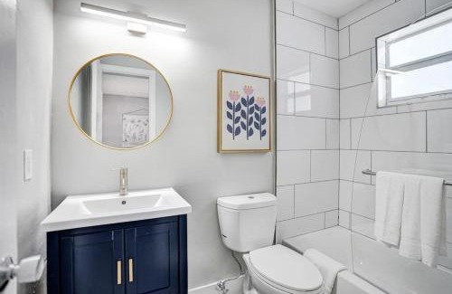Poinciana Park Apartment | Rustic Retreats Modern 1BR for 2 guests in the heart of Fort Lauderdale
