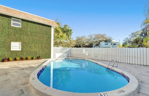 Poinciana Park Apartment | Rustic Retreats: Beachy 1BR in the heart of Fort Lauderdale