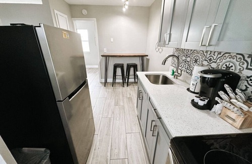 Poinciana Park Apartment | Rustic Retreats: Beachy 1BR for 4 guests in the heart of Fort Lauderdale