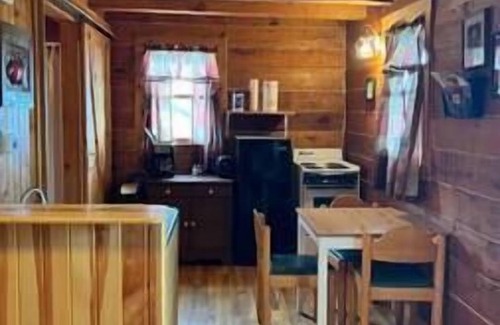 Savanna Cabin | Rustic River Cabin 3