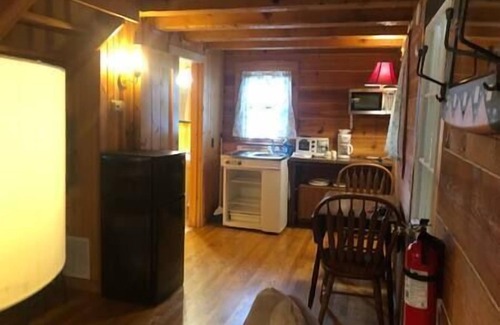Savanna Cabin | Rustic River Cabin 7