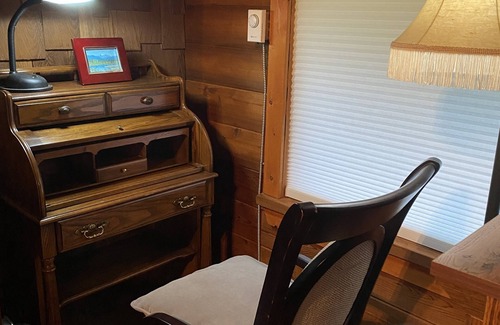 Courtenay Cabin | Rustic riverside cabin with easy access to town, trails and Mt Washington