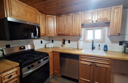 Maple View House | Rustic Riverside Charm and Exclusive Fishing Access!
