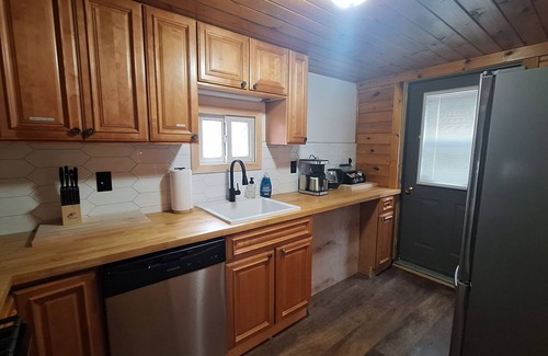 Maple View House | Rustic Riverside Charm and Exclusive Fishing Access!