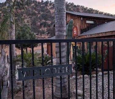 Squaw Valley Apartment | Rustic Rooms Barn Loft (Upstairs Studio Apartment) Near Kings Canyon & Sequoia National Parks