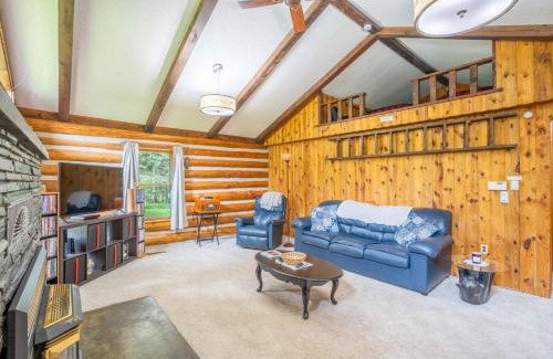 Custer House | Rustic Roost Log Cabin