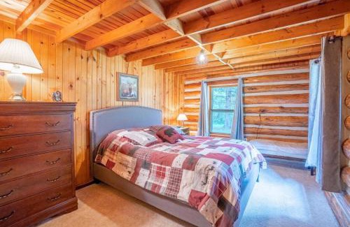 Custer House | Rustic Roost Log Cabin