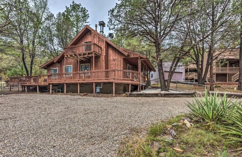 Ruidoso Downs House | Rustic Ruidoso Cabin with Large Deck and Grill!