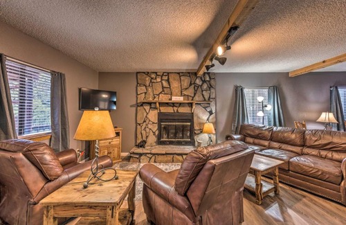 Ruidoso Downs House | Rustic Ruidoso Cabin with Large Deck and Grill!