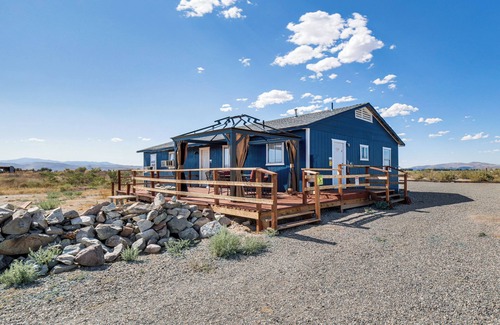 Lyon County House | Rustic & Secluded Nevada Home: On-Site Dog Park!