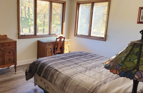 Murphysboro House | Rustic Spacious Villas, Forest Settings w/ Lake view- Free Access on Golf Course