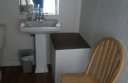 Warrensburg Apartment | Rustic Stay in the Country, One Bedroom with Bath, AC and Wireless Internet
