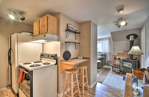 Stevenson Apartment | Rustic Stevenson Hideaway with View on the Gorge!