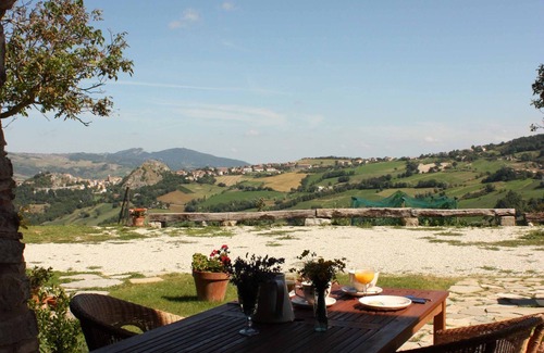 Pennabilli Cottage | Rustic stone house in Romagna with panoramic terrace and free Wi-Fi