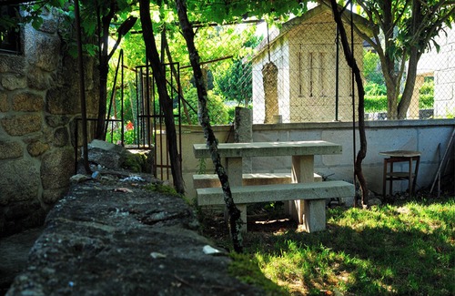 Soajo Cottage | Rustic Stone House in the center of Soajo, T1 + 1, with patio and garden with garden