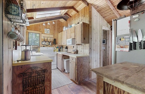 Frankfort Cottage | Rustic-style cottage w/full kitchen, near town, Lake Michigan access, & WiFi