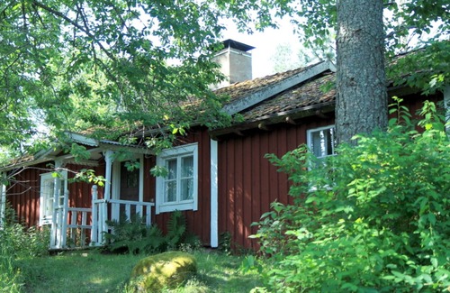 Kisa House | Rustic summer house in southern Sweden in a secluded location