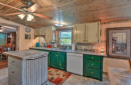Greenbrier House | Rustic Tennessee Country Retreat on 2 Acres!
