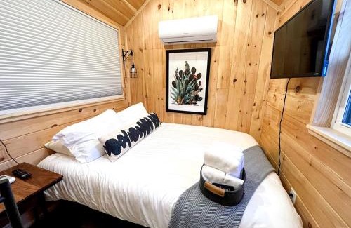 Pear Park House | Rustic Tiny House Glamping in Grand Junction: Authentic Rural Charm in Colorado