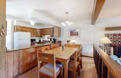 Jackson Hole Condo | Rustic townhome near golf course with private sauna & deck