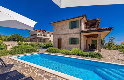 Milohnici House | Rustic Villa BELLAMARE with pool