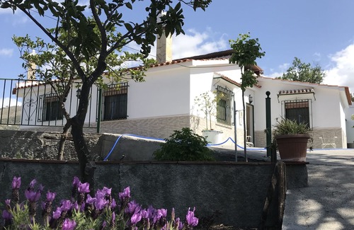 Competa Cottage | Rustic villa with extraordinary views