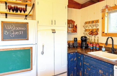 Wilmington House | Rustic VT Retreat – Hot Tub, Fire Pit, 12 Minutes to Mt. Snow
