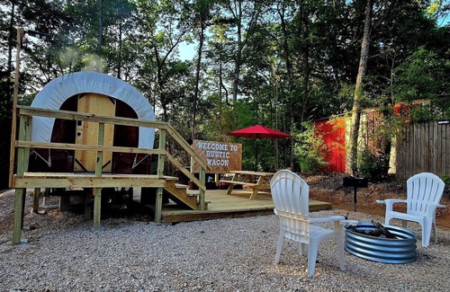 Jefferson House | Rustic Wagon Glamping Hot Tub