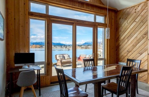 Comox Cottage | Rustic Waterfront Cottage