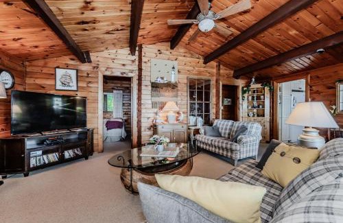 Lion's Head House | Rustic Waterfront Cottage W Hot Tub