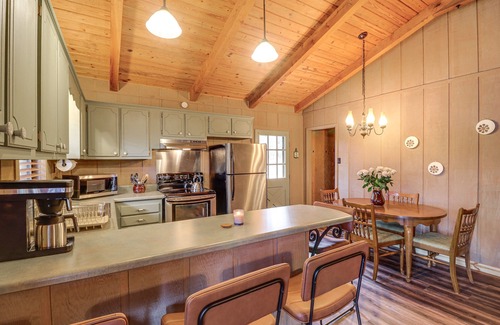 Higden House | Rustic Waterfront Getaway on Greers Ferry Lake!