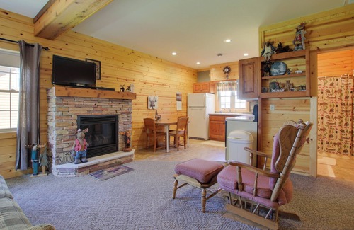 Cecil Cabin | Rustic Wisconsin Cabin on Shawano Lake!