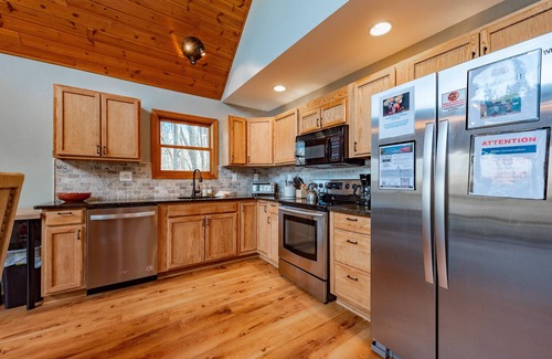 Oakland House | Rustic Woodsy Getaway w/Hot Tub & Fireplace