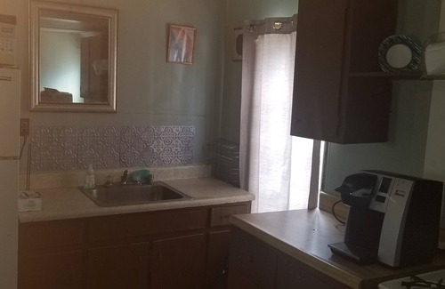 Wildwood Apartment | Rustic1BRPet&420 Friendly2.5blocksToBoardsSeptSpecialsProm&SeniorWks22Under25ok