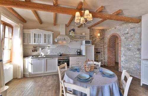 Oldesio Apartment | Rustico Melograno, Il Melo - Theater Home