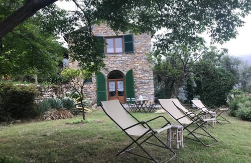 Gazzelli Apartment | Rustico Vinsa, monolocale con giardino panoramico edificio separato