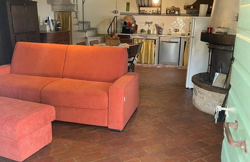 San Rocco in Turrite House | Rustico with Jacuzzi