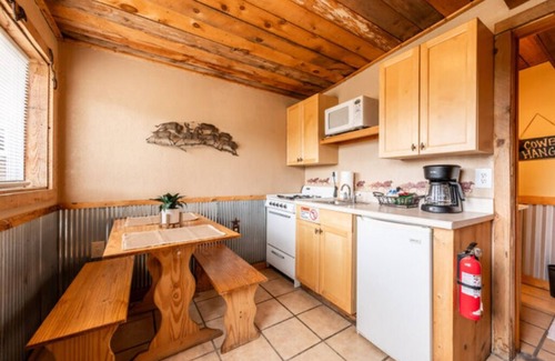 Lake George Cabin | Rustler Cabin - Kitchen included