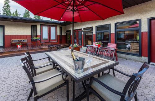 Sundre Bed & Breakfast | Rustlers Lodge